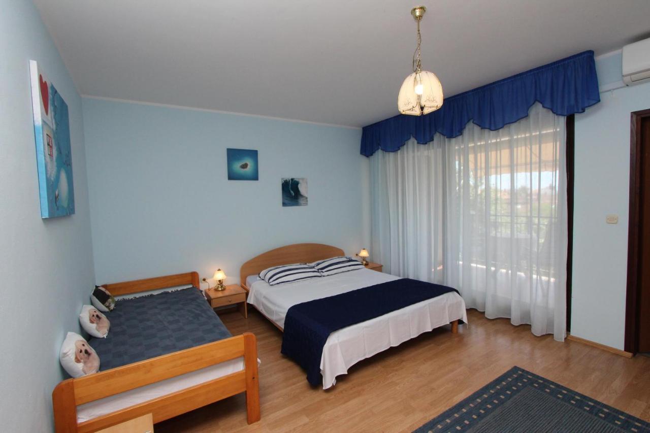 Rooms And Apartments Dino Rovinj Exterior foto